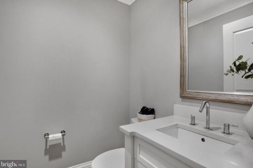 420 3rd St, Washington DC  20003-1930 exterior