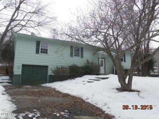 1044 Forest Dr, Stroudsburg, PA 18360-1915