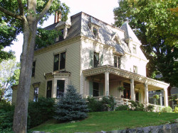 38 Putnam St, Newton, MA 02465-2433