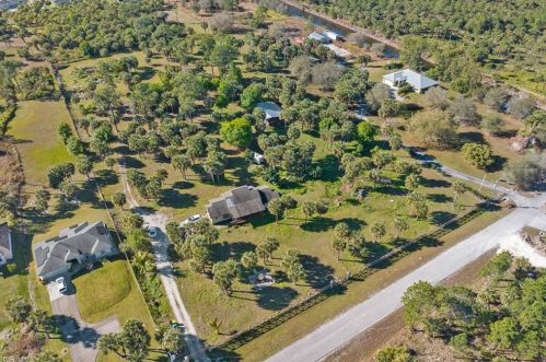 2630 18 Ave, Naples FL 34120-0035 exterior