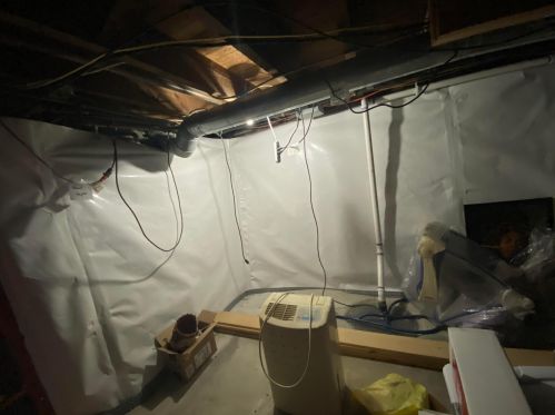 225 Jefferson St, Lowell MI 49331-1120 exterior