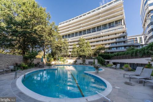 2700 Virginia Ave, Washington DC  20037-1909 exterior