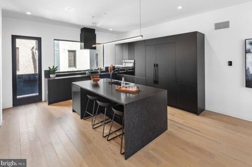 1355 Kater St, Philadelphia PA 19147-1817 exterior