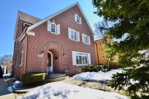 10315 Leavitt St, Chicago, IL 60643-2418