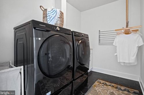 1613 2nd St, Philadelphia PA 19122 exterior