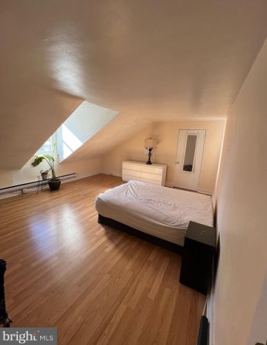 1115 4th St, Philadelphia PA  19107-1550 exterior