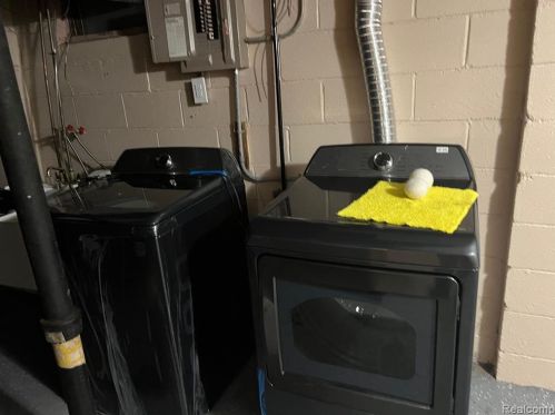 29805 Marquette St, Garden City MI 48135-3602 exterior