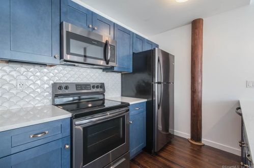 136 Main St, New Britain CT  06051-1915 exterior