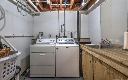 12 Raymond Dr, Meriden CT 06451-6228 exterior