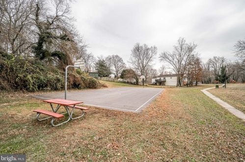 4110 Duvawn St, Alexandria VA 22310-2022 exterior