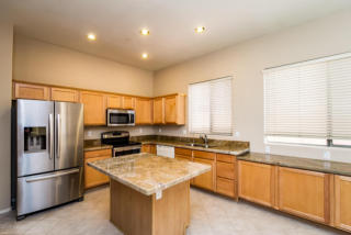 25408 Hackberry Dr, Phoenix, AZ 85083-2449