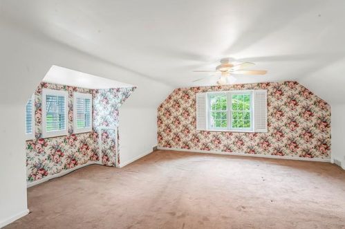 313 Oak Frst Dr, Pittsburgh PA 15216-1122 exterior