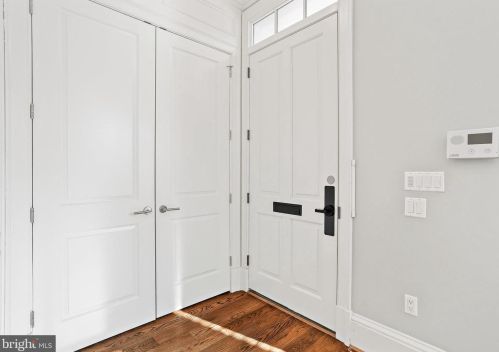 420 3rd St, Washington DC  20003-1930 exterior