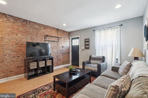 1435 Hicks St, Philadelphia PA  19146-4818 exterior