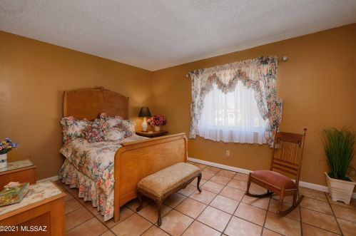 808 Abrego Dr, Green Valley AZ 85614-3641 exterior