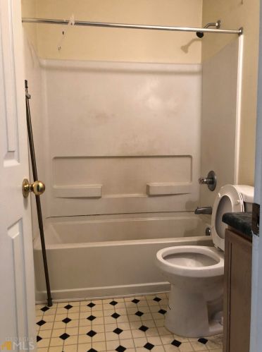 2880 Fld Spg Dr, Lithonia GA 30058-3851 exterior