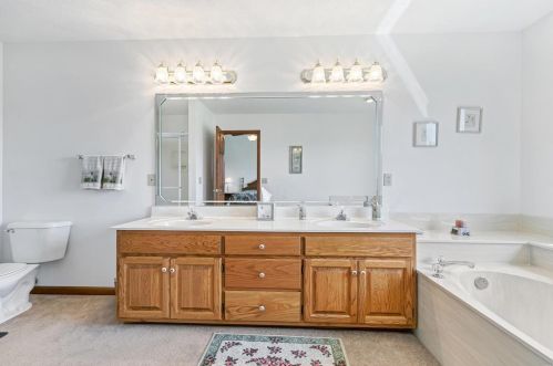 103 Wolf Trl Ct, Defiance MO 63341-1356 exterior