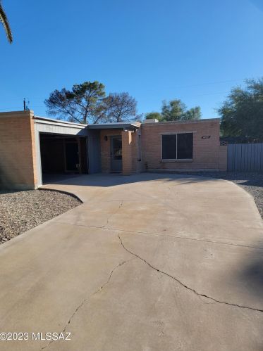 4425 Avenida Don Arturo, Tucson, AZ 85757-9435