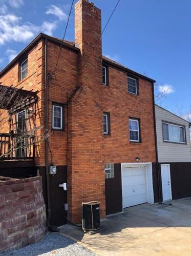 3930 Lawnview Ave, Pittsburgh, PA 15227-3208