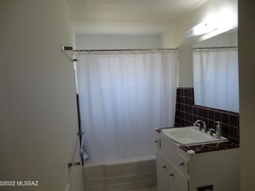 3138 Pima St, Tucson AZ 85712-3461 exterior