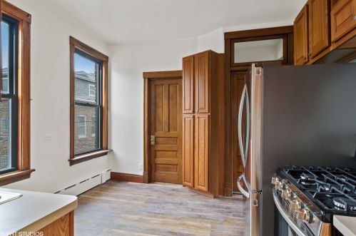 2147 Dickens Ave, Chicago IL 60639-3433 exterior