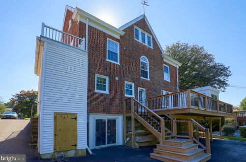 1297 Wheatland Ave, Lancaster PA 17603-4520 exterior