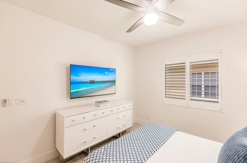 819 96 Ave, Naples FL 34108-2465 exterior