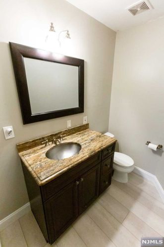 126 Ramapo Valley Rd, Mahwah NJ  07430-1178 exterior