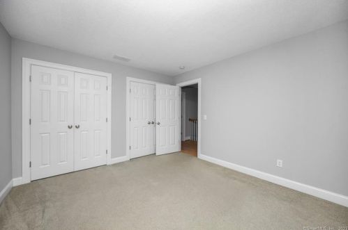 10 Azalea Ln, Ellington CT  06029-3063 exterior