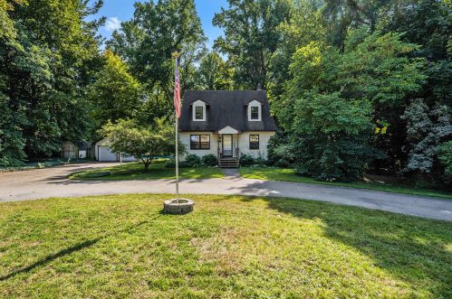 1148 60th St, Grand Rapids, MI 49508-7056