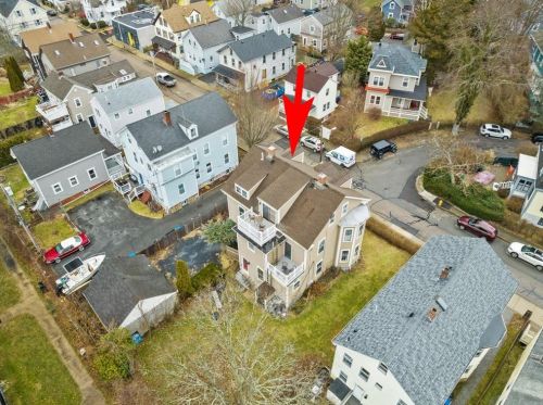 30 Gould St, Middletown RI 02840-2144 exterior