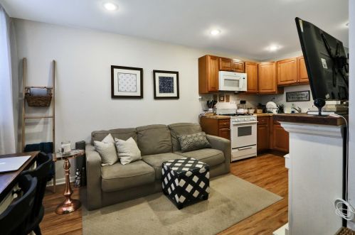 1931 Addison St, Chicago IL 60613-3504 exterior