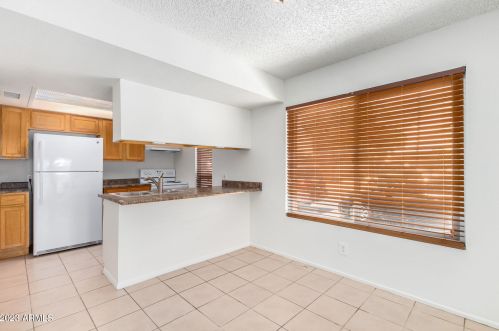 1430 53 Ave, Phoenix AZ 85043-1747 exterior