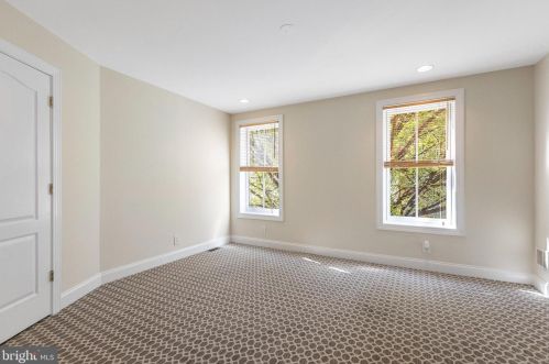 1915 Carpenter St, Philadelphia PA 19146-2615 exterior