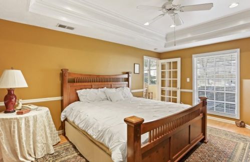 5615 Chemin De Vie, Atlanta GA 30342-2577 exterior