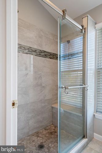 6005 Kestner Cir, Alexandria VA  22315-4834 exterior