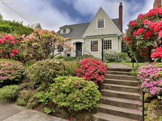 6936 28th Ave, Portland, OR 97202-8707