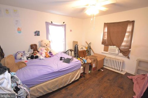 225 Holly Ave, Pitman NJ  08071-1256 exterior