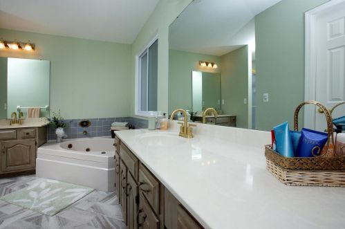 4836 Daltrey Ct, Saint Louis MO 63129-1656 exterior