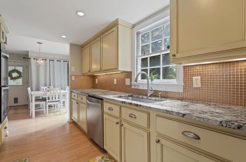 2247 Cherring Ln, Atlanta GA exterior