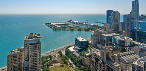 180 Pearson St, Chicago IL  60611-2130 exterior