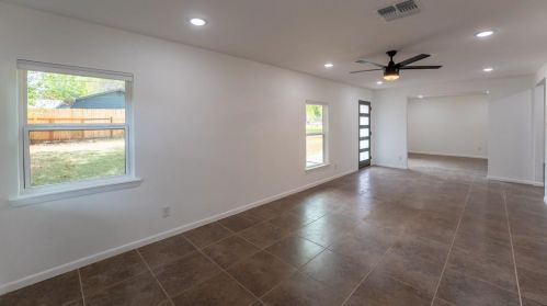 1307 Berkshire Dr, Austin TX  78723-1836 exterior