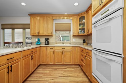 6129 Mcvicker Ave, Chicago IL 60638-4325 exterior