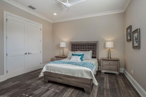 2867 Coco Lk Dr, Naples FL 34105-4514 exterior