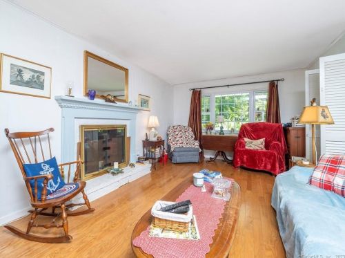 128 Deforest Rd, Wilton CT 06897-1910 exterior