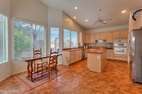 1374 Night Heron Dr, Green Valley AZ 85614-6014 exterior