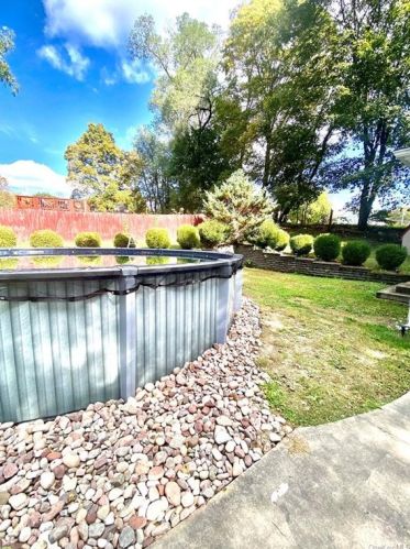 8 James St, Poughkeepsie NY  12603-1525 exterior