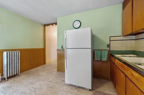 30 Clement Ave, Peabody MA 01960-6107 exterior