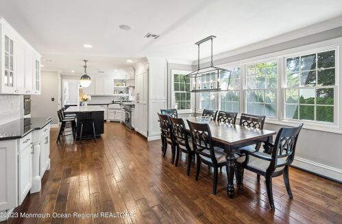 25 Crst Dr, Little Silver NJ 07739-1318 exterior