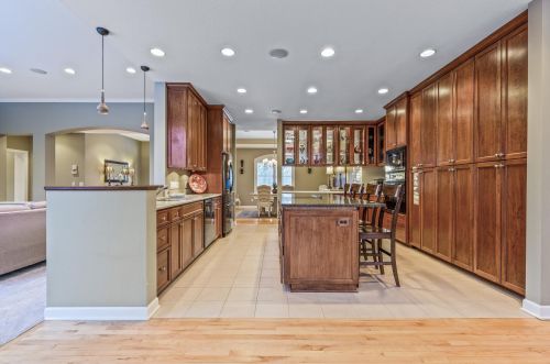 3211 Crestmoor Dr, Saint Paul MN 55125-5010 exterior